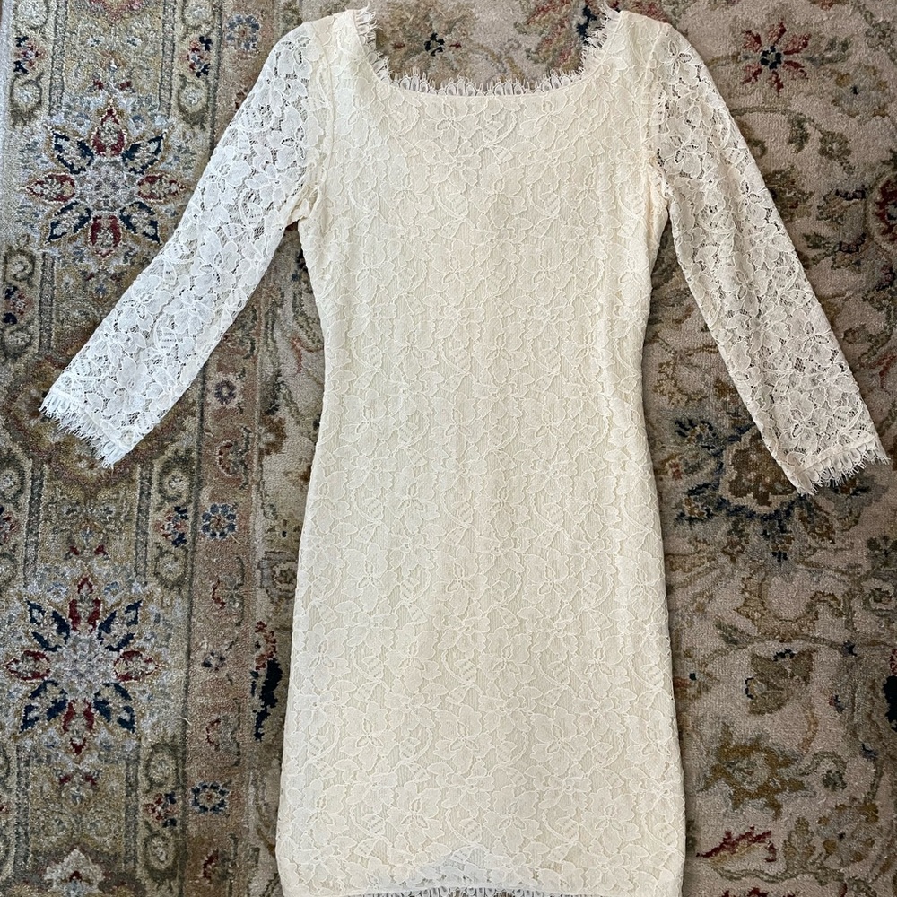DIANEvonFURSTENBERG dress. Size0 Dressy.Mini Off white. Excellent condition